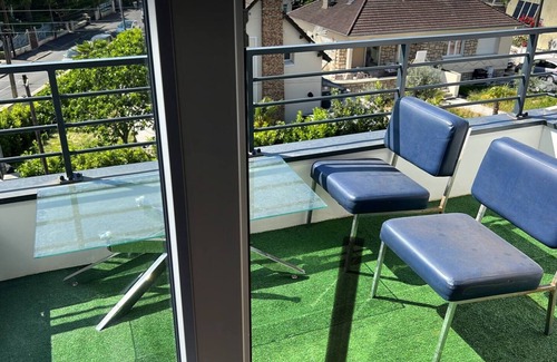 Quartier du Plateau Apartment | Family-Friendly Comfort at Appartement Cosy Familial