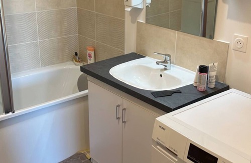 Quartier du Plateau Apartment | Family-Friendly Comfort at Appartement Cosy Familial