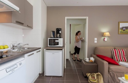 Chinon Condo | Cozy Apartment Near the Vienne with Pool and Spa
