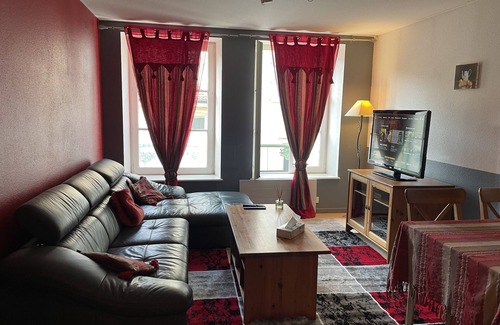 Verdun Apartment | Cozy Apartment on Rue Chaussée: Family and Pet-Friendly