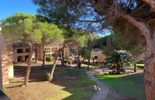 Valescure Apartment | Appartement Coté jardin - Wifi