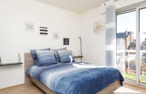 Sartrouville Apartment | Cozy Apartment Near Champs Élysées with Pool & Dining