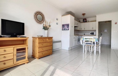 Stella-Plage Apartment | Family-Friendly Appartement Cucq-Stella Plage for 6 Guests