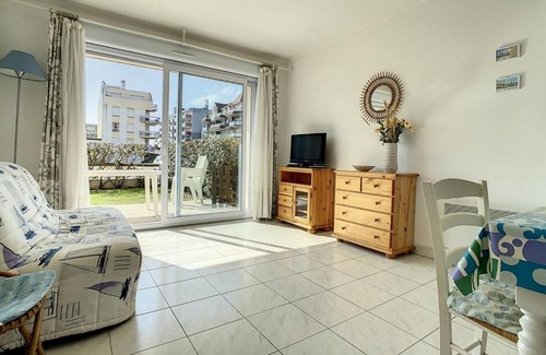 Stella-Plage Apartment | Family-Friendly Appartement Cucq-Stella Plage for 6 Guests
