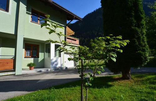 Sankt Johann Im Walde Apartment | Oceanfront Appartement Dallavia: Pet-Friendly Retreat