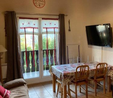 Villarodin-Bourget Apartment | Charming Savoyard Apartment at the Foot of Ski Slopes