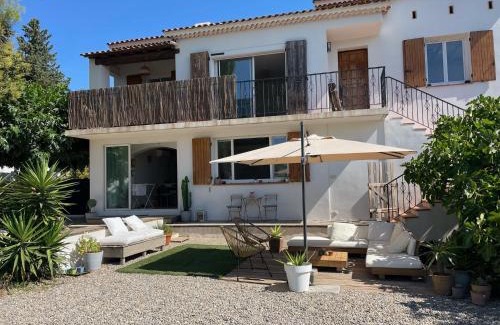 Sollies Pont House | Appartement dans haut de villa