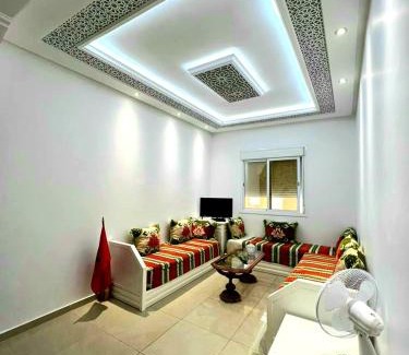 Hjar Ennhal Apartment | Cozy Apartment Steps from the Beach with Parking Available