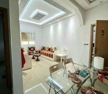 Hjar Ennhal Apartment | Cozy Apartment Steps from the Beach with Parking Available