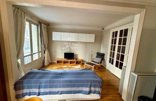 Notre-Dame-des-Champs Apartment | Cozy 2-Bedroom Apartment in the Heart of Paris