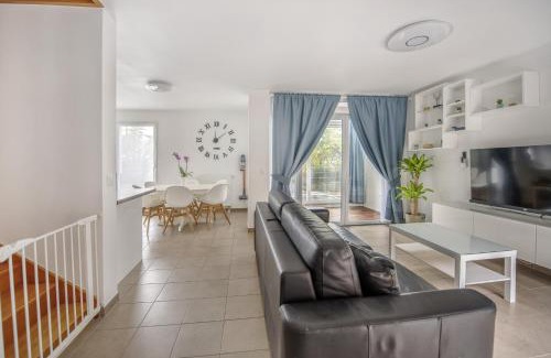 Juvisy-sur-Orge Apartment | Spacious 4-Bedroom Apartment Near Paris with Great Amenities