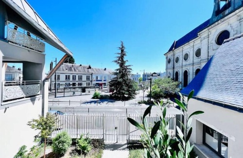 Tours Apartment | Relaxing 70m2 Apartment with Spa and Private Terrace