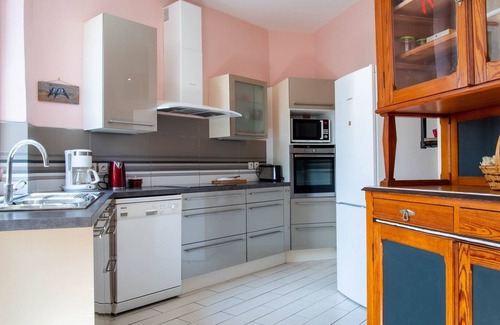 Poitiers Apartment | Characterful Apartment in the Heart of Poitiers with Spa