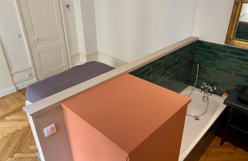 1st Arrondissement Apartment | Charming 6-Person Apartment in Central Lyon - Highly Rated