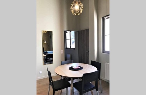 Fourviere Apartment | Cozy Apartment Near Vieux Lyon with Family-Friendly Amenities