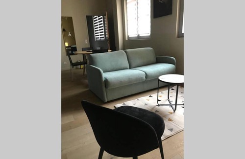 Fourviere Apartment | Cozy Apartment Near Vieux Lyon with Family-Friendly Amenities