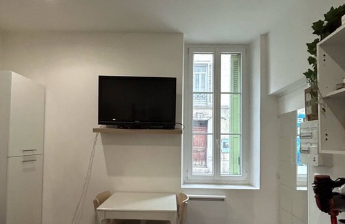 Le Rouet Apartment | Discover a Family-Friendly Apartment in Vibrant Marseille