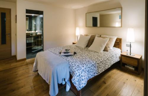 Villecroze Apartment | Stunning Oceanfront Apartment with Private Pool & Hot Tub
