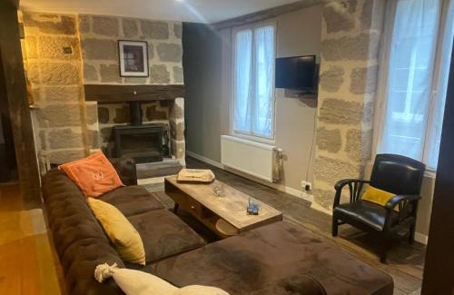 Brive-la-Gaillarde Apartment | Historic Brive Apartment with Pet and Child-Friendly Amenities