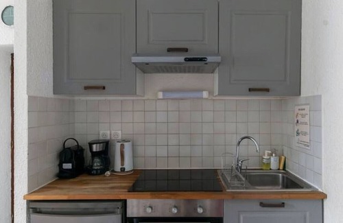 Blatin Apartment | Cozy Downtown Apartment with Pet-Friendly Amenities