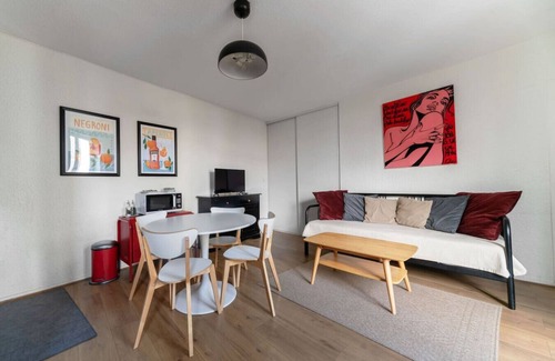Blatin Apartment | Cozy Downtown Apartment with Pet-Friendly Amenities