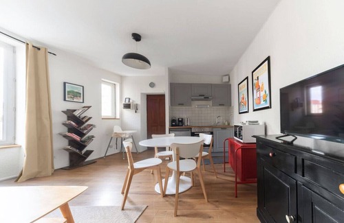 Blatin Apartment | Cozy Downtown Apartment with Pet-Friendly Amenities