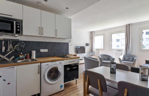 Grenelle Apartment | Sunny 2BR Near Eiffel Tower: Family & Pet Friendly Escape