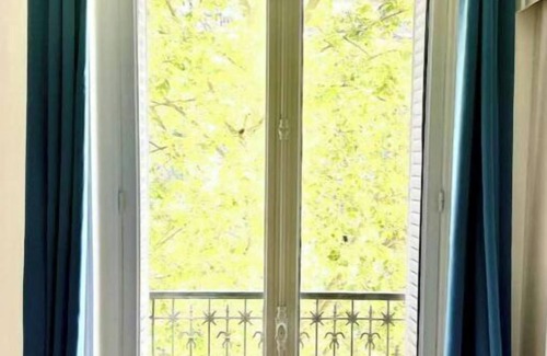 Quartier du Gros-Caillou Apartment | Elegant Apartment Near the Eiffel Tower with Breakfast Included