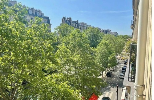 Quartier du Gros-Caillou Apartment | Elegant Apartment Near the Eiffel Tower with Breakfast Included