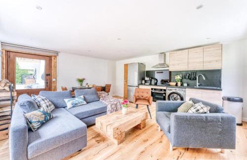 Chamonix-Mont-Blanc Apartment | Oceanfront Apartment Mont Blanc: Family-Friendly Retreat