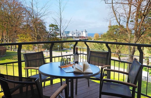 Heringsdorf Apartment | Elegant 2-Bedroom Apartment with Balcony and Ocean View