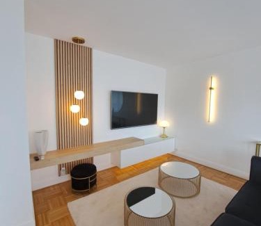 Front de Lac Apartment | Top-Rated Child-Friendly Appartement de Standing