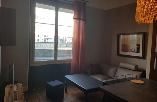 Centre-ville rive gauche Apartment | Stylish Apartment in the Heart of Laval - Family Friendly