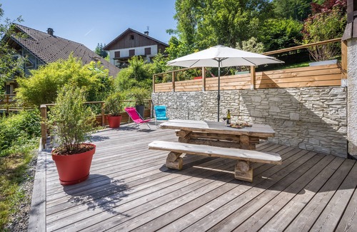 Les Clefs Apartment | Guest Rated: Appartement des 3 Monts with Family-Friendly Amenities