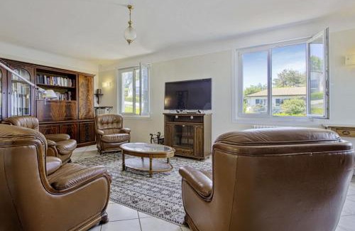 Ciboure Apartment | Oceanfront Appartement des Basques - Pet Friendly Retreat