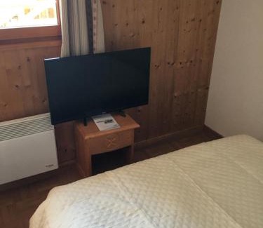 La Toussuire Apartment | Cozy Appartement des Cimes with Pool & Pet-Friendly Options