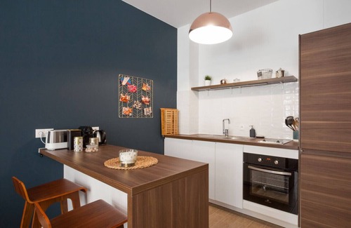 Les Grands Carmes Apartment | Top-Rated Appartement des Lorettes with Spa & Pet Friendly
