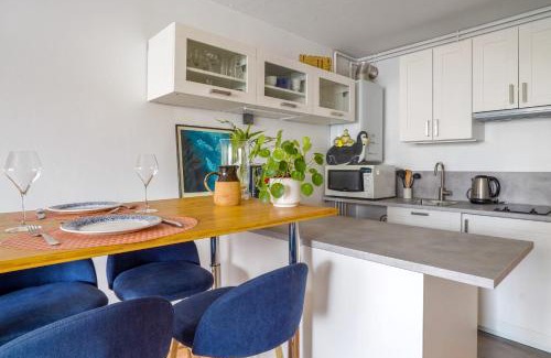 Saint-Michel - Nansouty - Saint-Genes Apartment | Pet-Friendly Appartement des Sablières with Pool Access