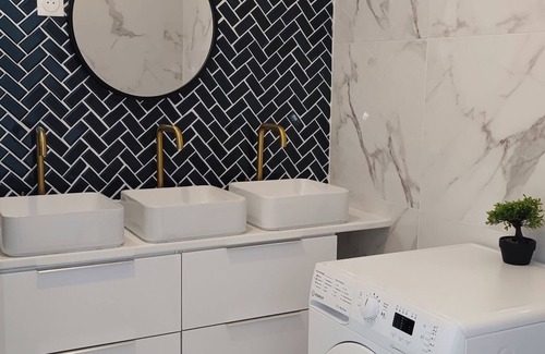 Cergy Apartment | Stylish Apartment Just 5 Minutes from Cergy Marina