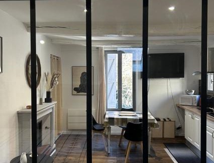 Tulle Apartment | Elegant Apartment in the Heart of Tulle - Pet Friendly!