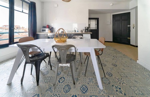 Cœur de Ville Apartment | Bright and Stylish Apartment in Downtown with Great Amenities