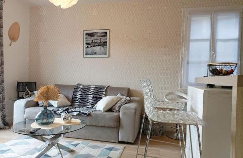 Digne-les-Bains Apartment | Stylish Apartment with Pool and Ocean View Awaits You