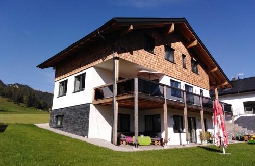 Aich Apartment | Top-Rated Appartement Dorrer with Hot Tub & Breakfast