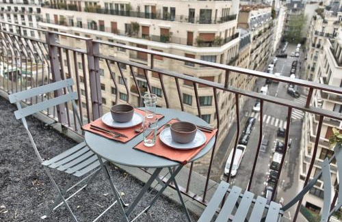 16th Arrondissement Apartment | Modern 1-Bedroom Flat with Balcony Near Eiffel Tower