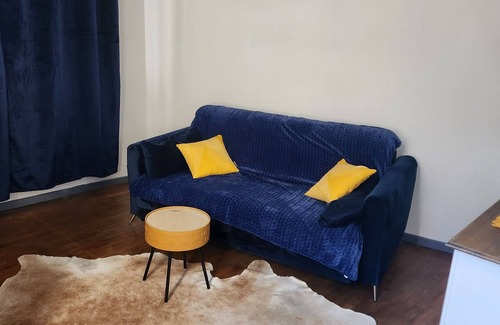 Commercy Apartment | Explore Appartement du Château Stanislas - Family-Friendly Stay