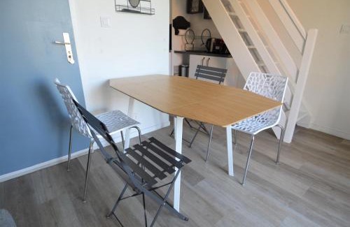 Courseulles-sur-Mer Apartment | Cozy Duplex 500m from the Beach with Balcony & Family Friendly