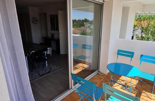 Meschers-sur-Gironde Apartment | Bright T2 with Terrace Near Beach and Shops in Meschers
