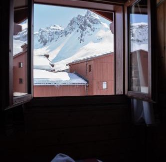 Val Claret Apartment | Elegant Appartement Ecrin 324: Pet & Child Friendly Stay