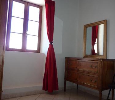 Saint-Jean-d'Arves Apartment | Cozy Appartement Edelweiss: Ocean View Getaway in St Jean d'Arves