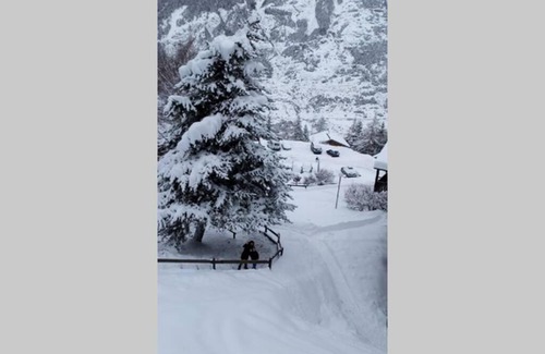 Villarodin-Bourget Apartment | Cozy Chalet Apartment at the Foot of Ski Slopes